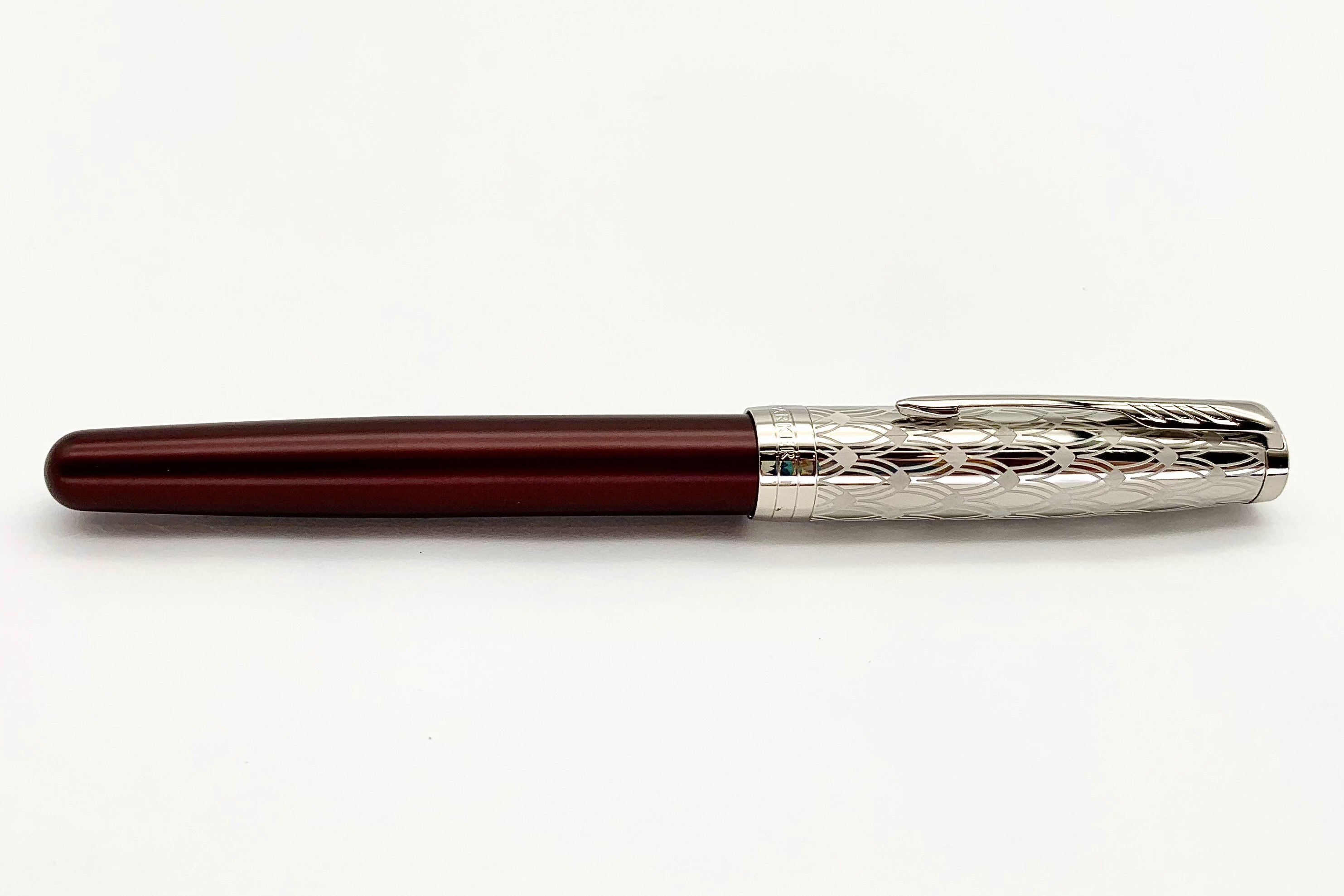 ParkerSonnetMetalAndRedLacquerRollerBallPen_f